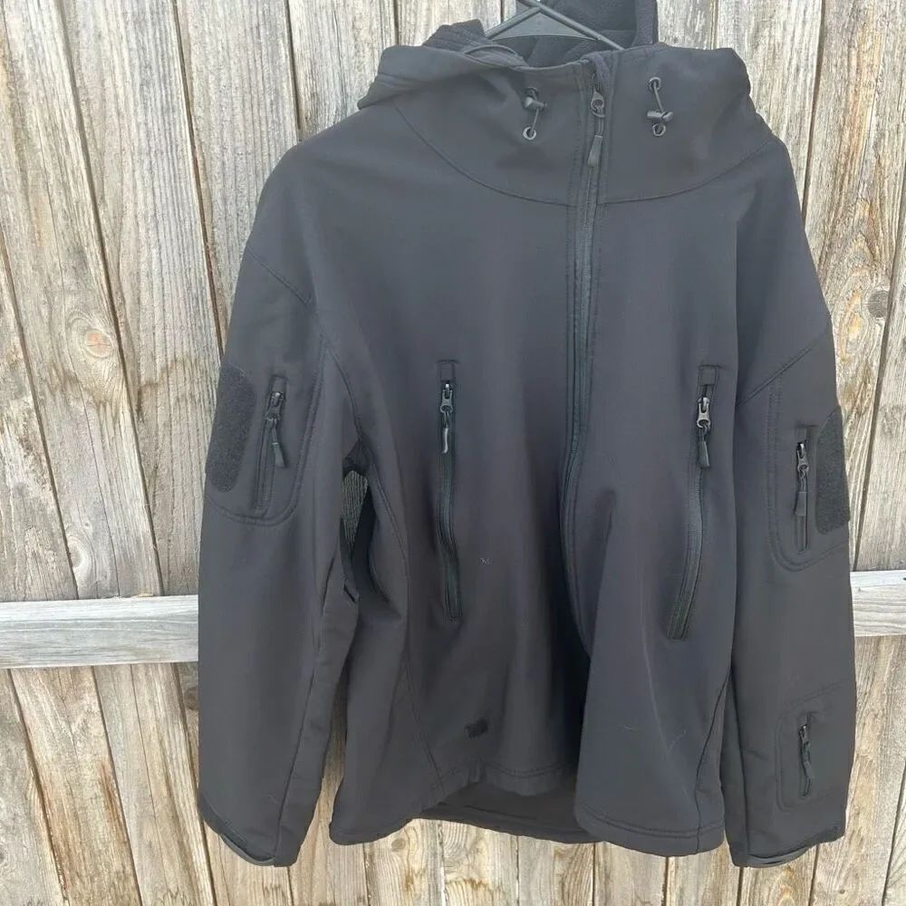 Jemehorn jacket xl zip up pockets hooded.